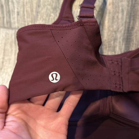 Lululemon sports bra - Picture 3 of 4